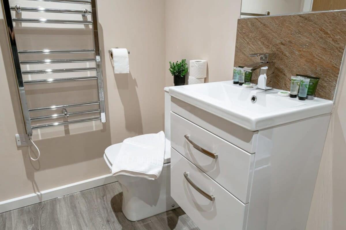 Modern 1 Bedroom Apartment In مانشستر المظهر الخارجي الصورة